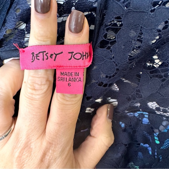 NWT Betsey Johnson Lace Overlay Floral Sheath Dress Size 6 - Picture 10 of 11